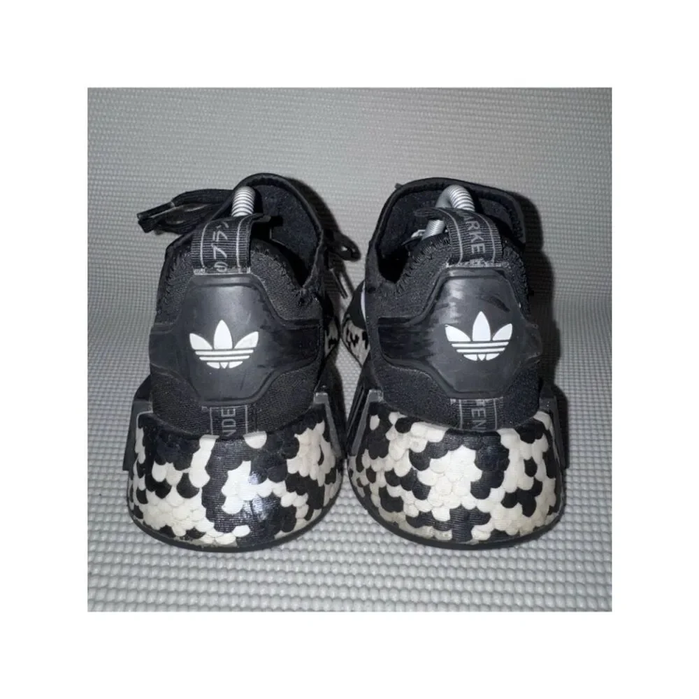 ADIDAS NMD R1 Boost Black White Athletic Comfort Sneakers Shoes Men’s Size 7